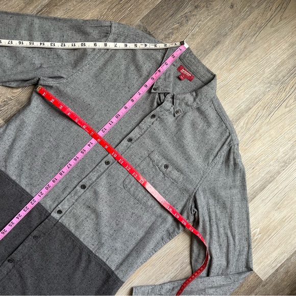 Arizona Jeans Co gray patch button down shirt - Picture 6 of 8